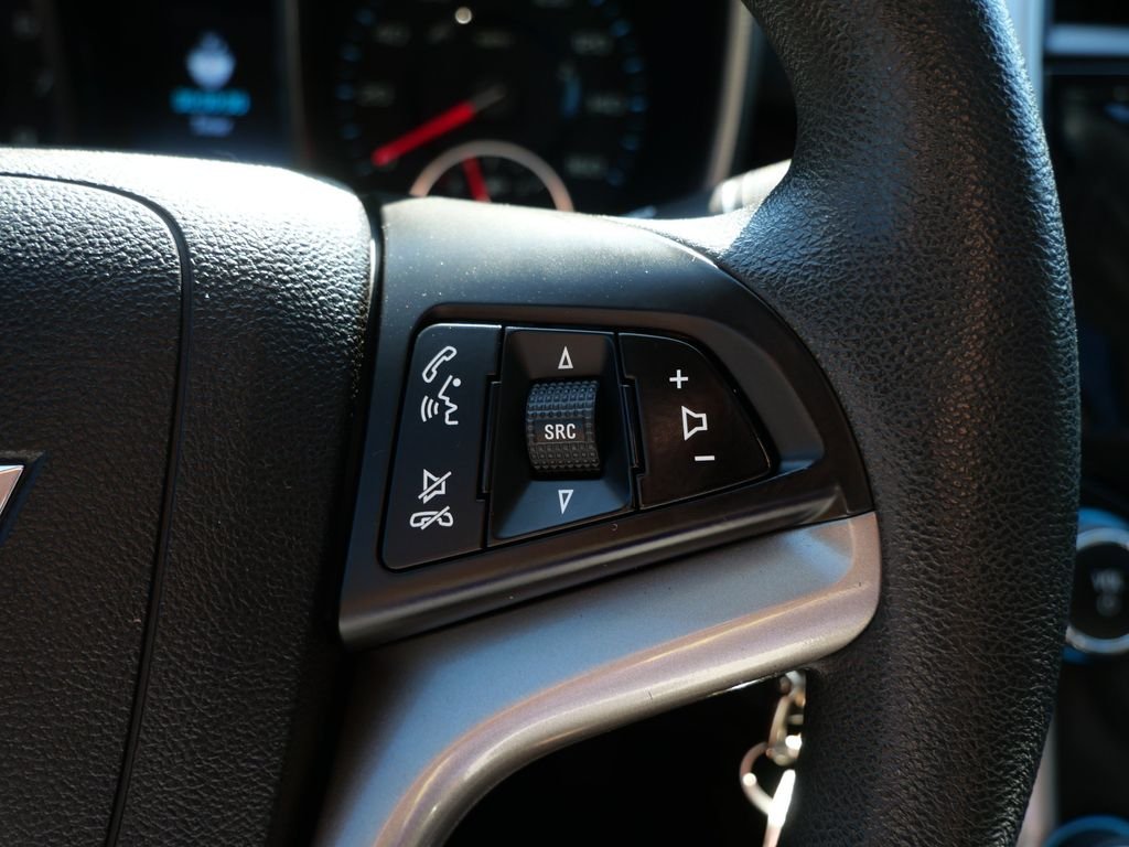 Used 2014 Silver Chevrolet LT image 23