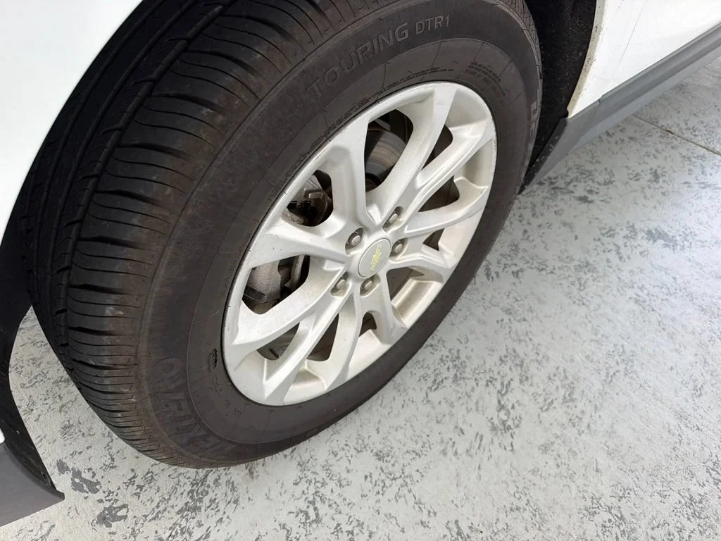 Used 2018 SUMMIT WHITE Chevrolet LS image 4