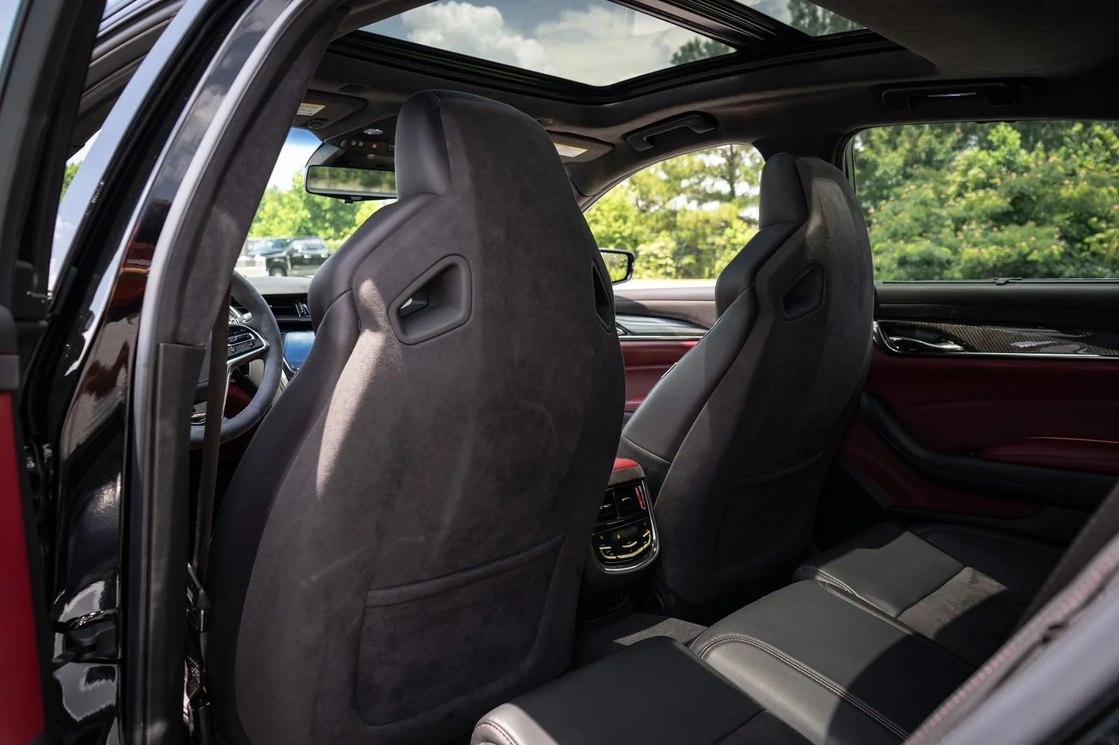 Used 2018 Black Raven Cadillac Base image 44