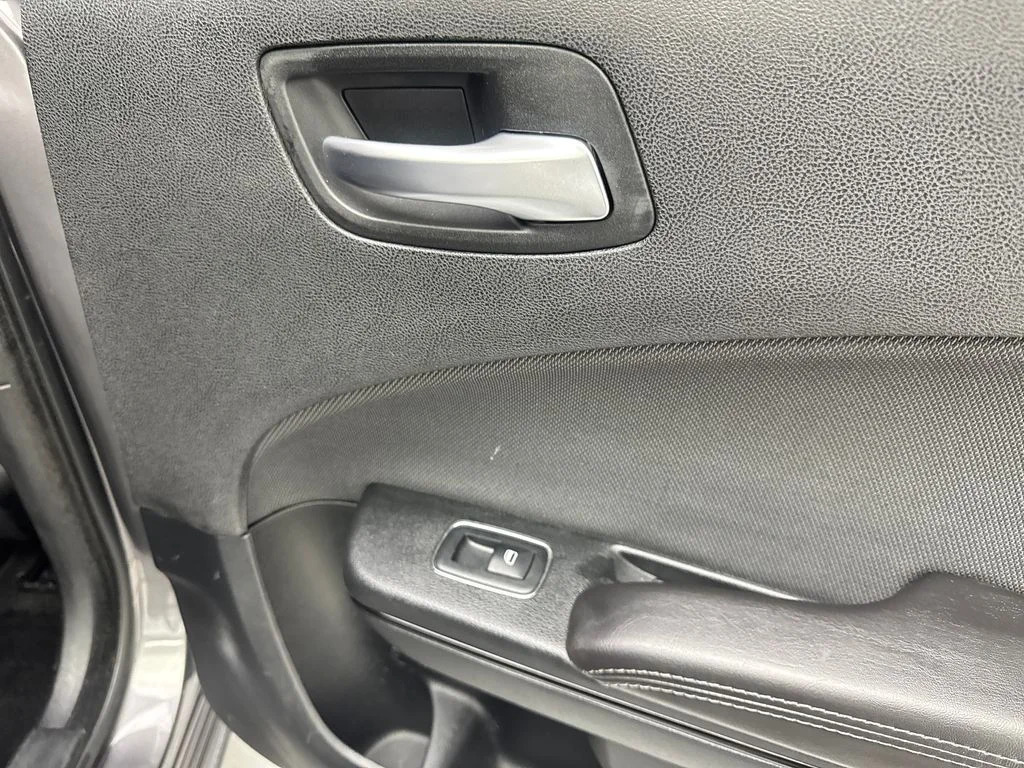 Used 2018 Gray Dodge SXT image 43