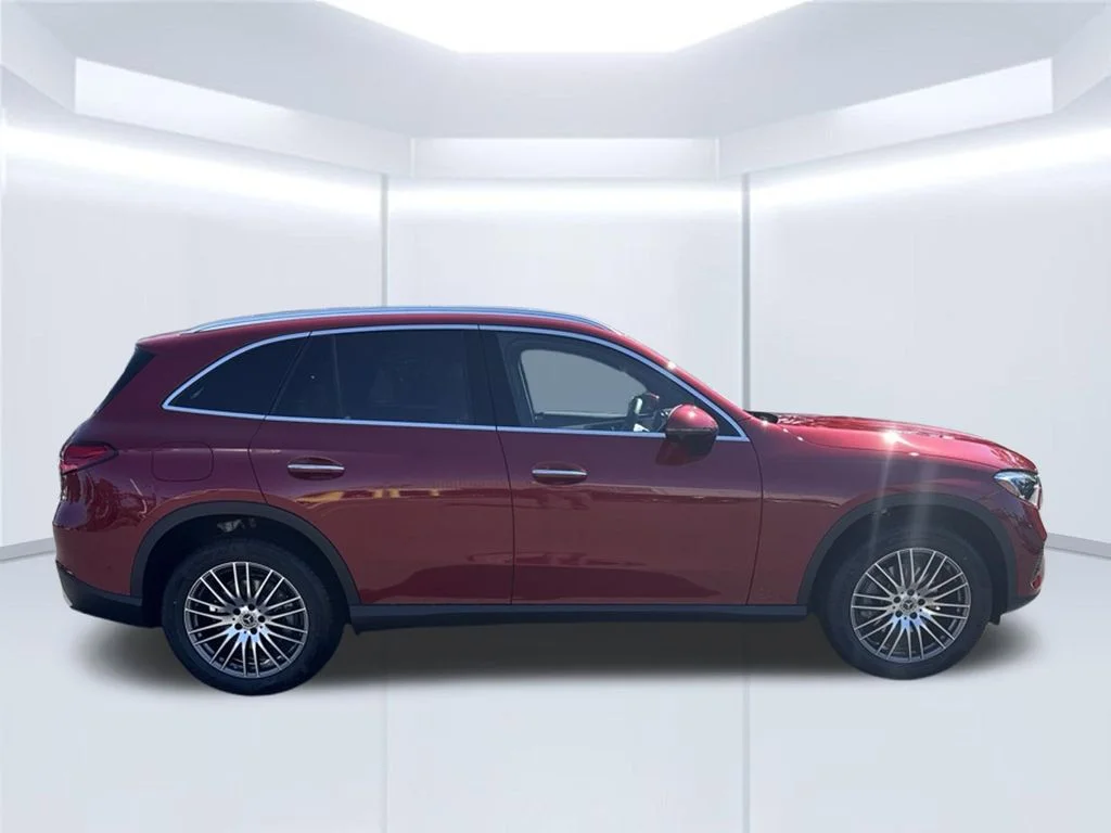 New 2027 MANUFAKTUR Patagonia Red Metallic Mercedes-Benz GLC 300 image 41