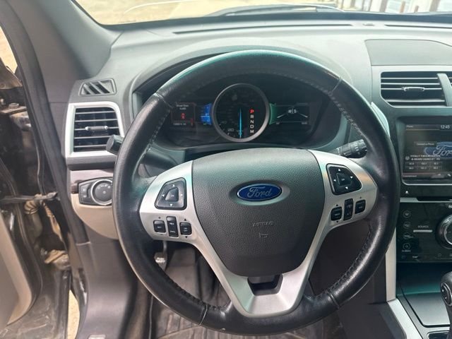 Used 2014 Black Ford Limited image 14