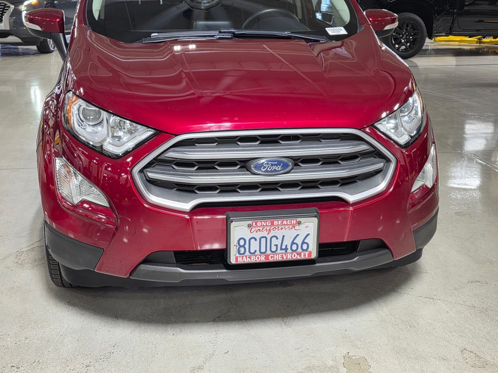 Used 2018 Ruby Red Metallic Ford SE image 9