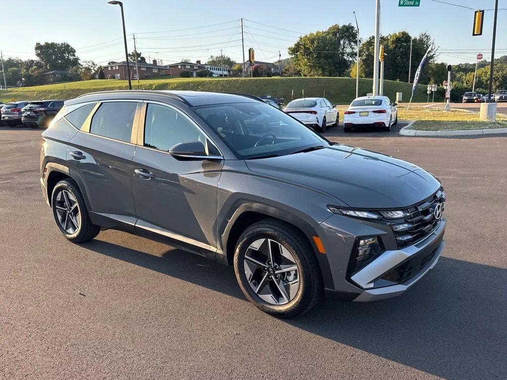 Used 2026 Gray Hyundai SEL Premium image 2