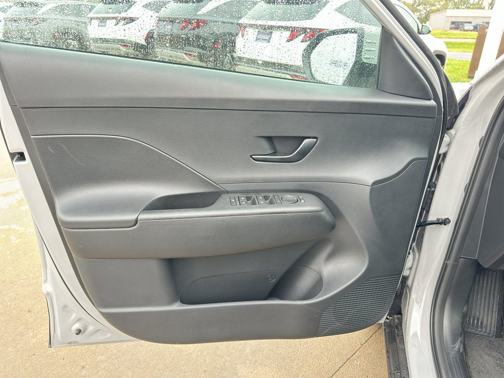 Used 2025 Cyber Gray Metallic Hyundai SEL Convenience image 11