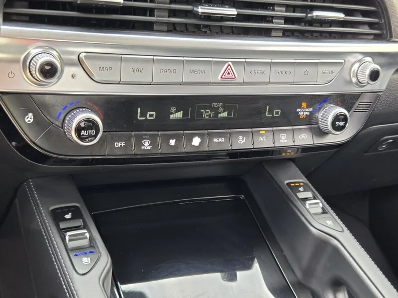Used 2020 Everlasting Silver KIA SX image 25