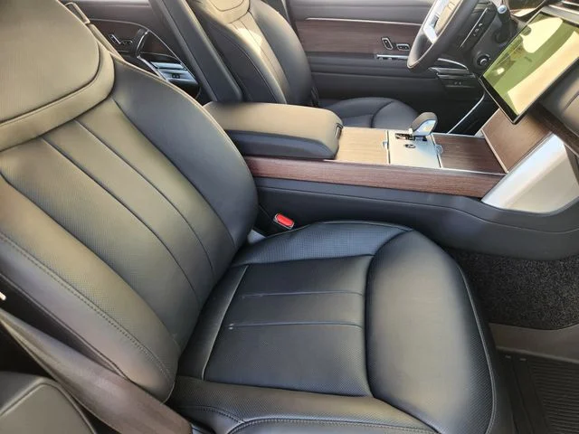 New 2026 Fuji White Land Rover SE image 10