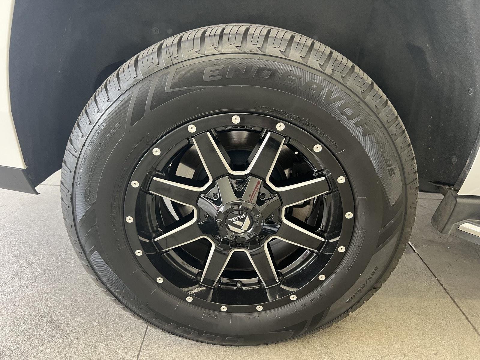 Used 2016 Summit White GMC SLT image 9