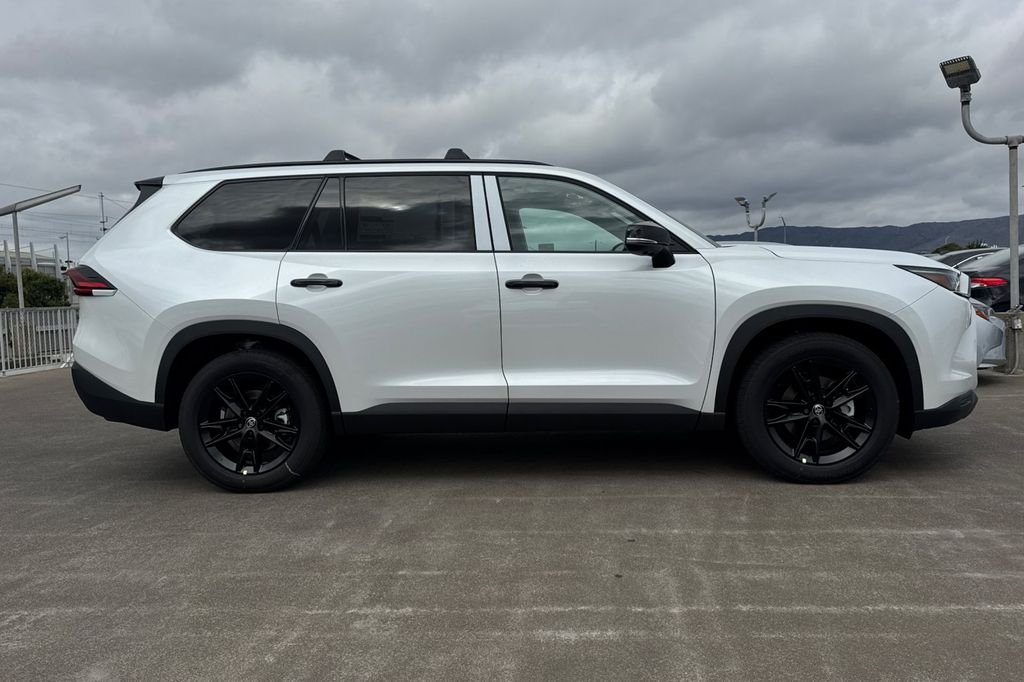 New 2026 Wind Chill Pearl <sup>1</sup> Toyota  Nightshade image 4