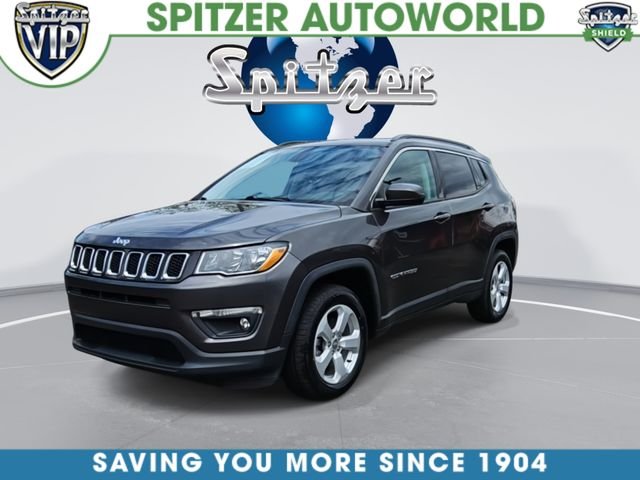 Used 2019 Gray Jeep Latitude image 4
