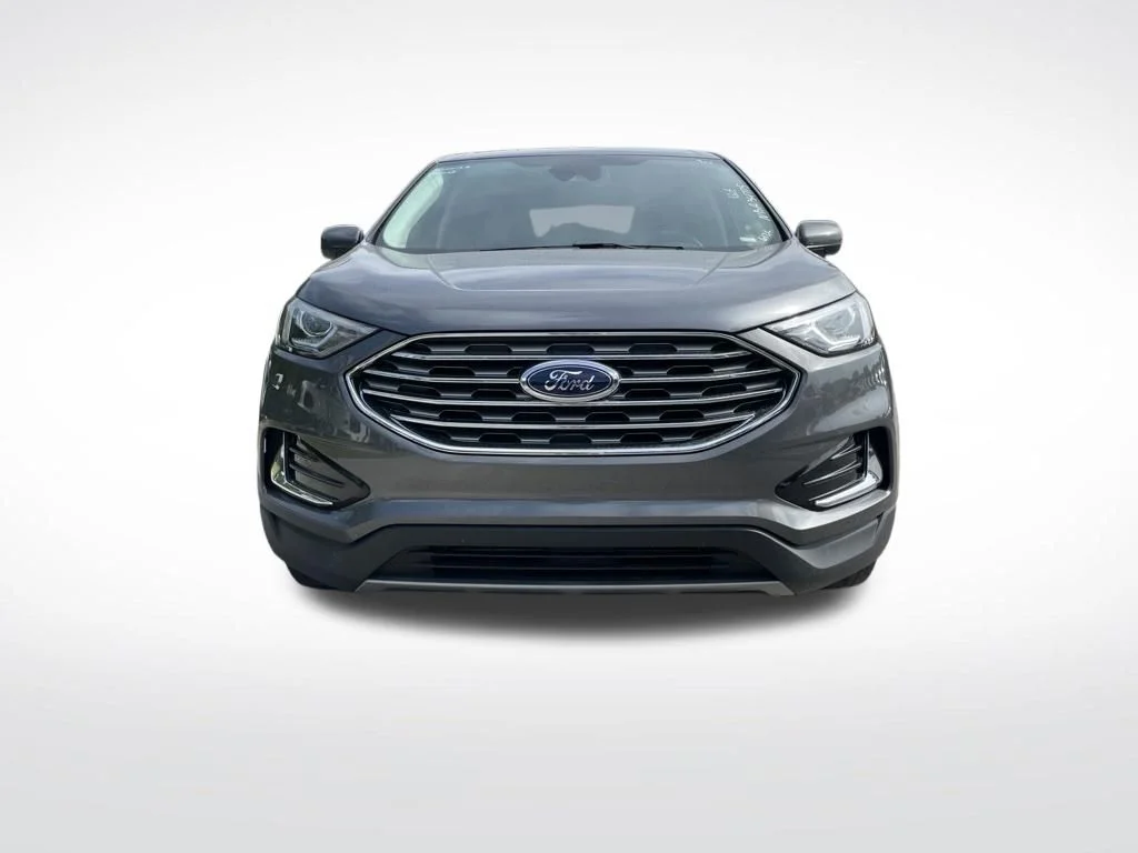 Used 2022 Gray Metallic Ford SEL image 3