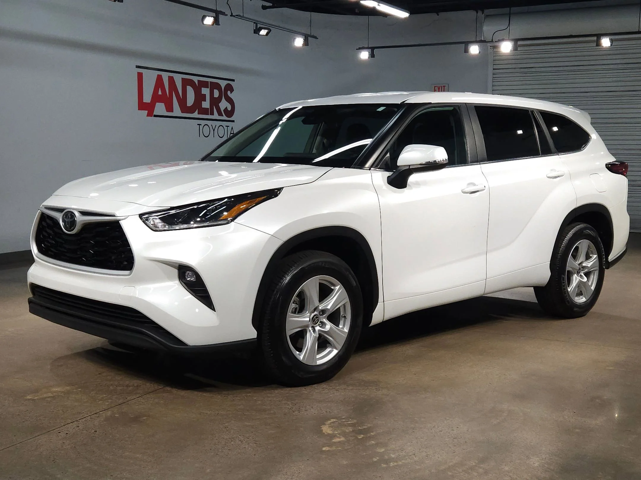 Certified Pre-Owned 2025 Toyota Highlander LE Sport Utility in