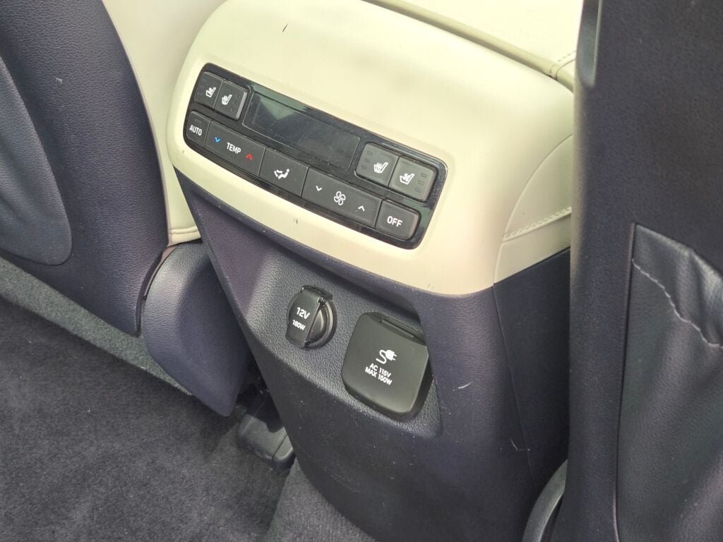 Used 2022 Red Hyundai Calligraphy image 10