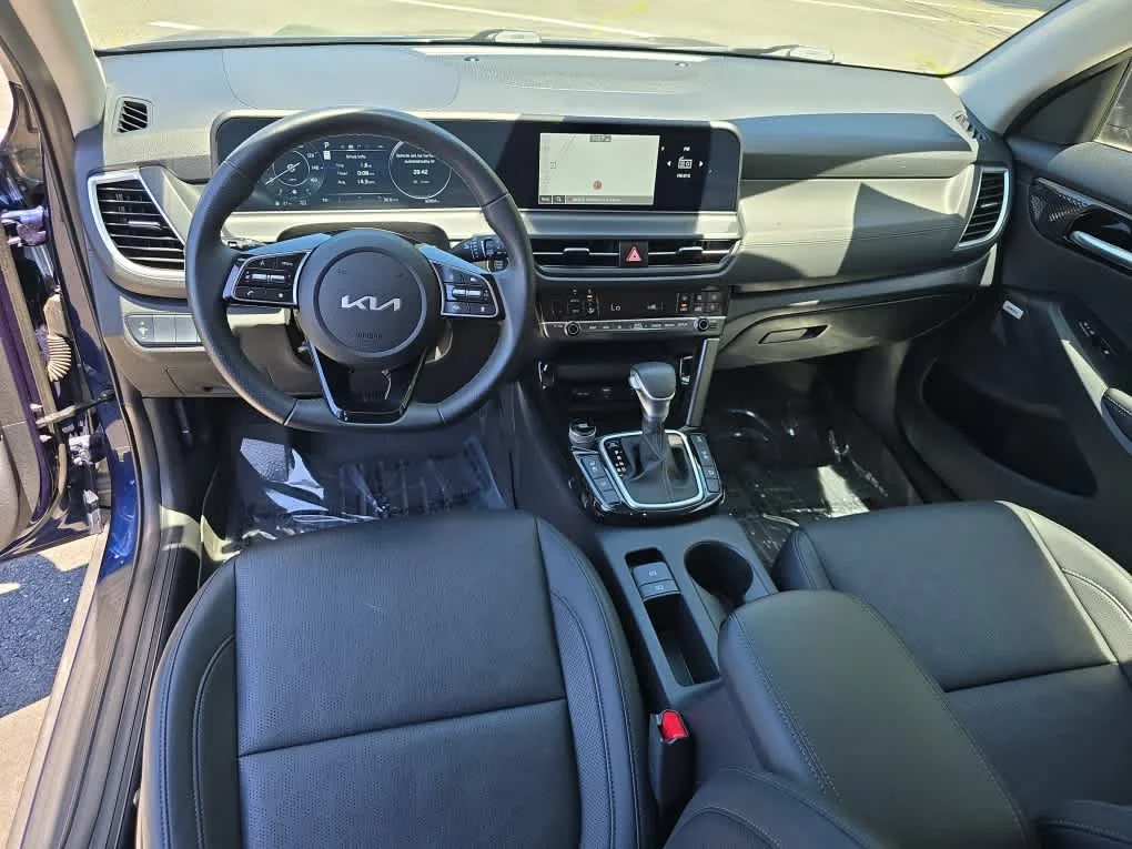 Certified Used 2024 Dark Ocean Blue Kia SX image 10