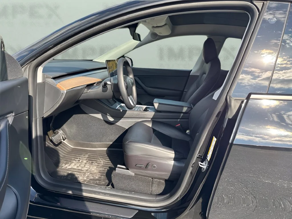 Used 2021 Black Tesla Long Range image 9