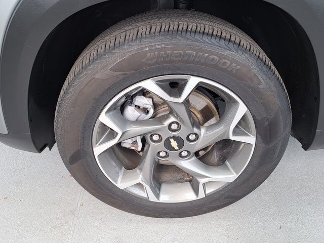Used 2025 Gray Chevrolet LT image 28