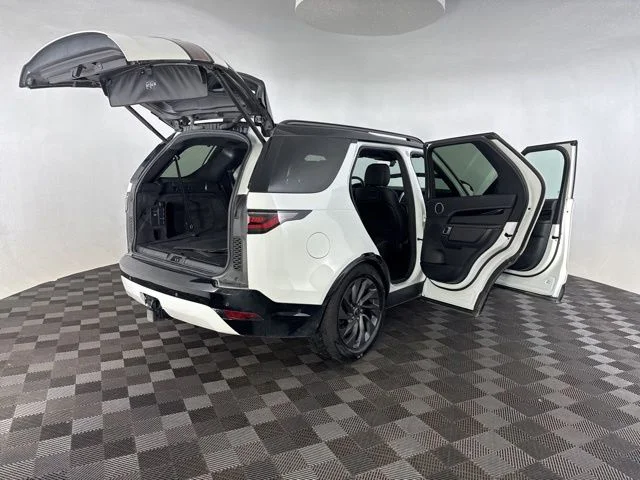 Used 2023  Land Rover S R-Dynamic image 14