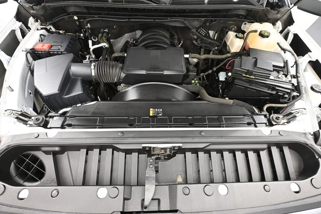 Used 2022 White GMC AT4 image 41