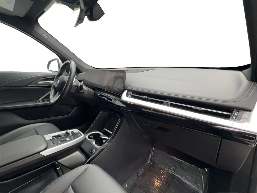 Used 2024 Silver BMW xDrive28i image 33