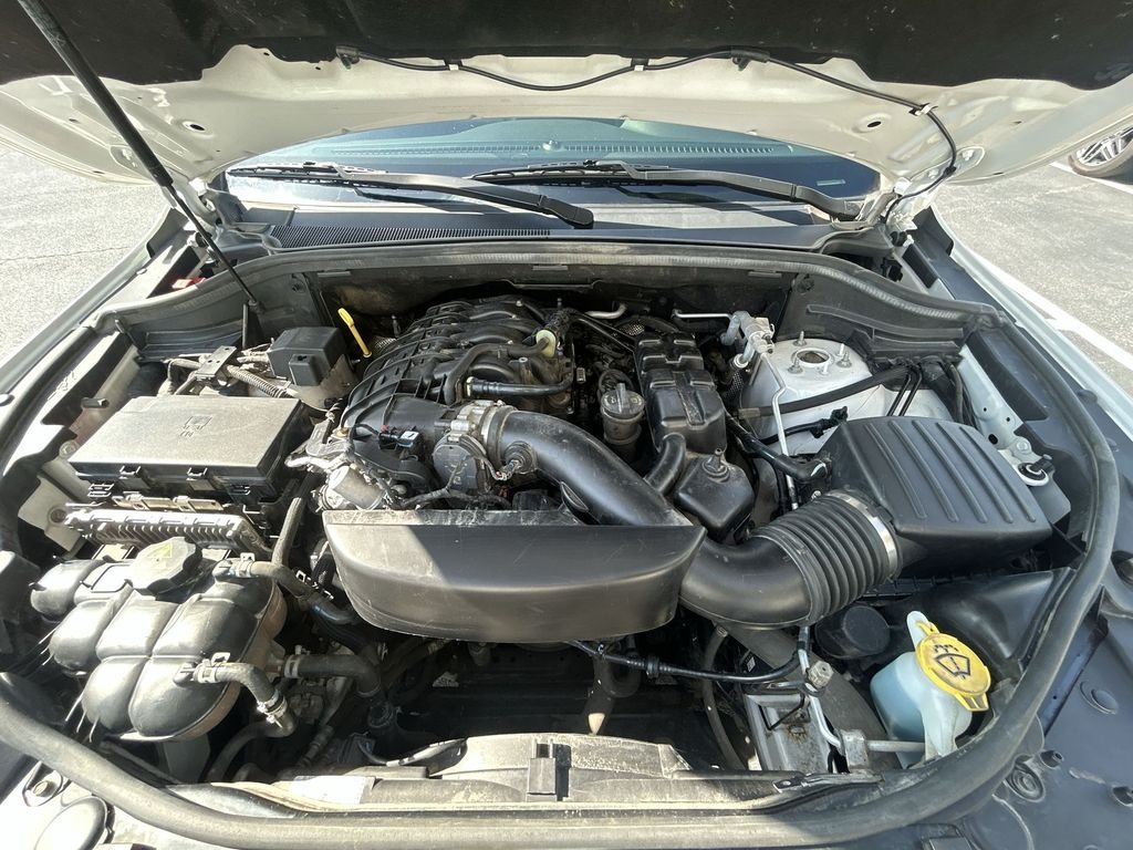 Used 2018 White Jeep Altitude image 34