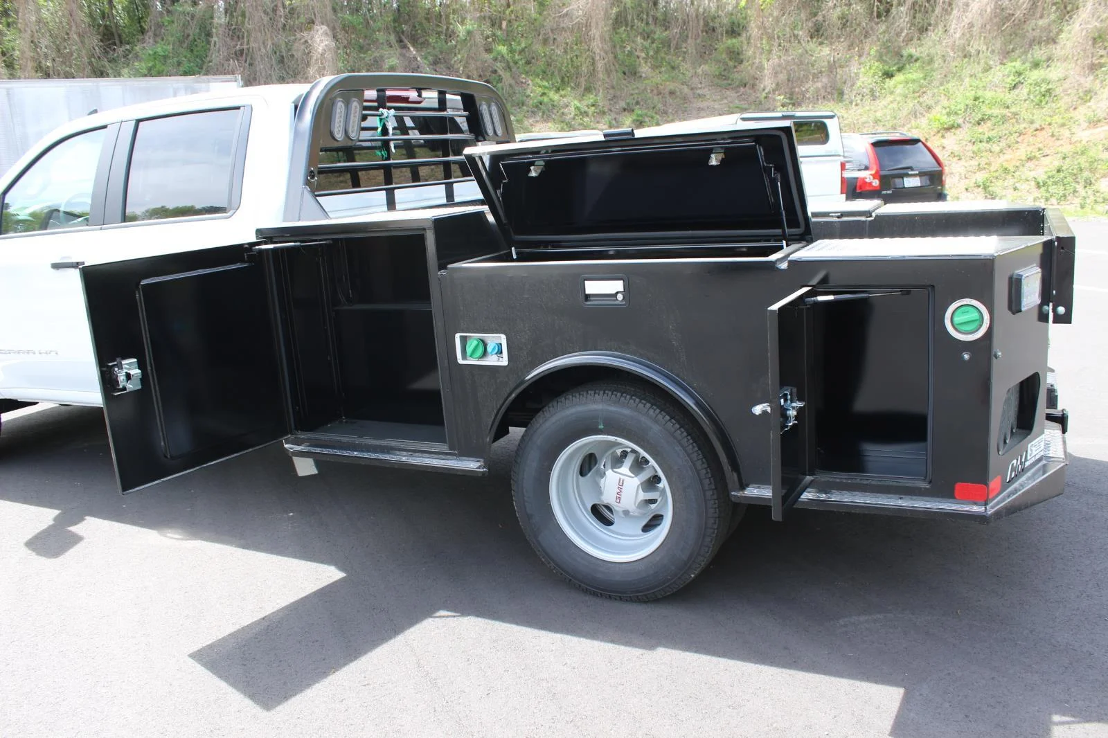 New 2026 Summit White GMC Pro image 12