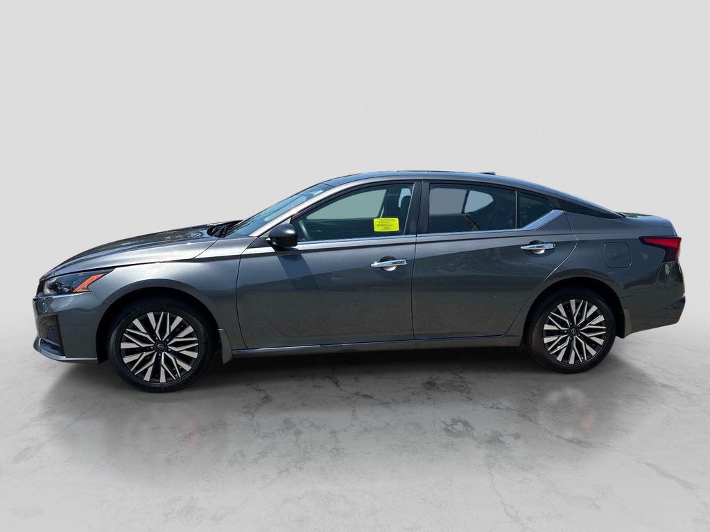 Used 2024 Gray Nissan 2.5 SV image 4