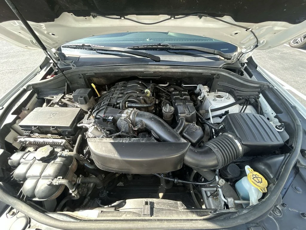 Used 2018 White Jeep Altitude image 34