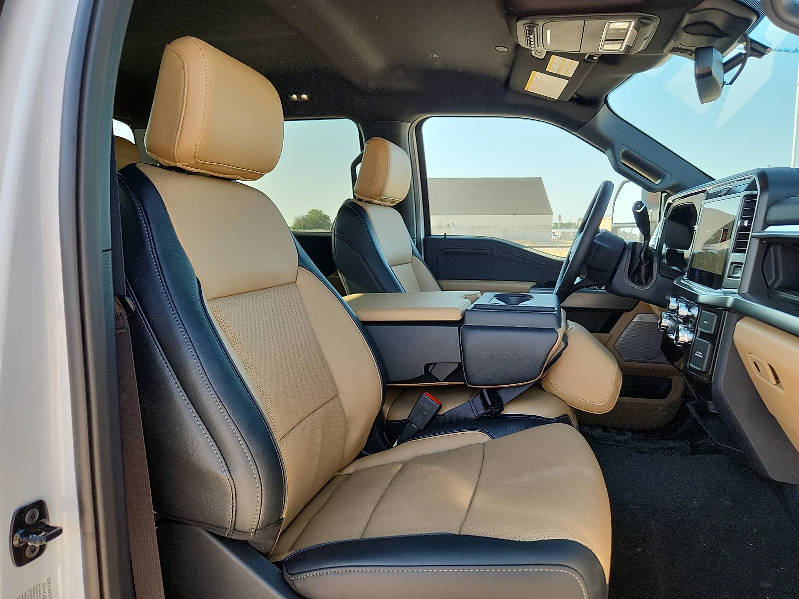 New 2026 Oxford White Ford Lariat image 20