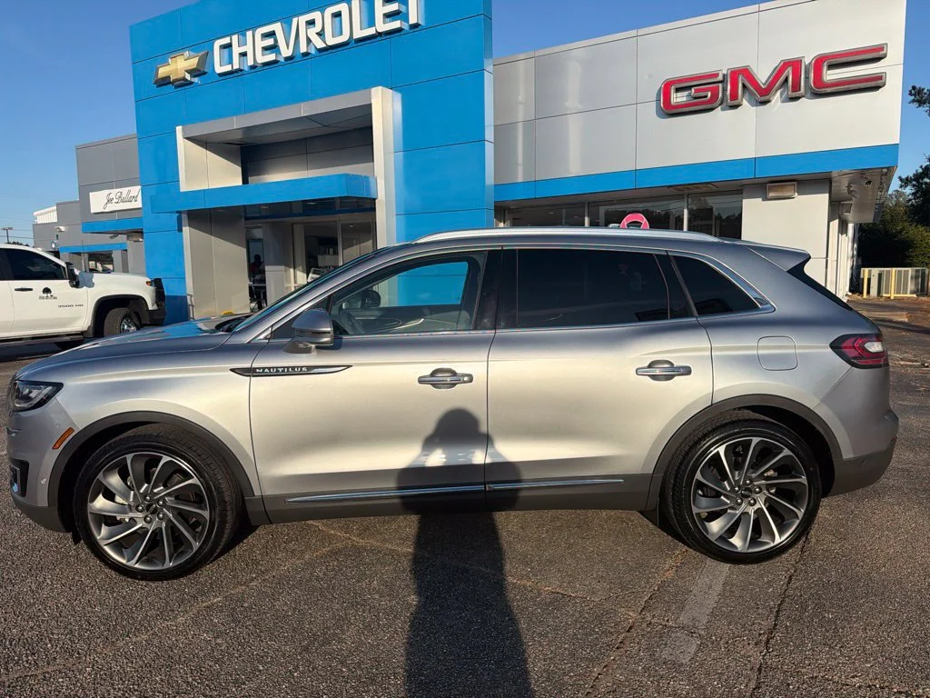 Used 2020 Wh Lincoln Reserve image 2