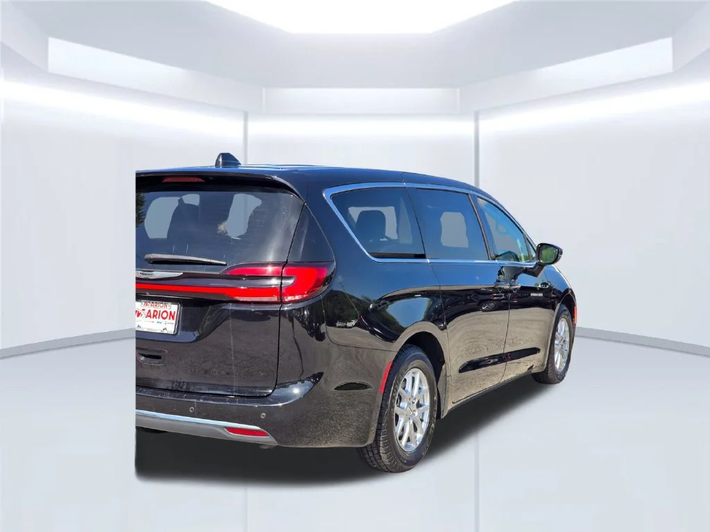Used 2024 Black Chrysler Touring L image 49