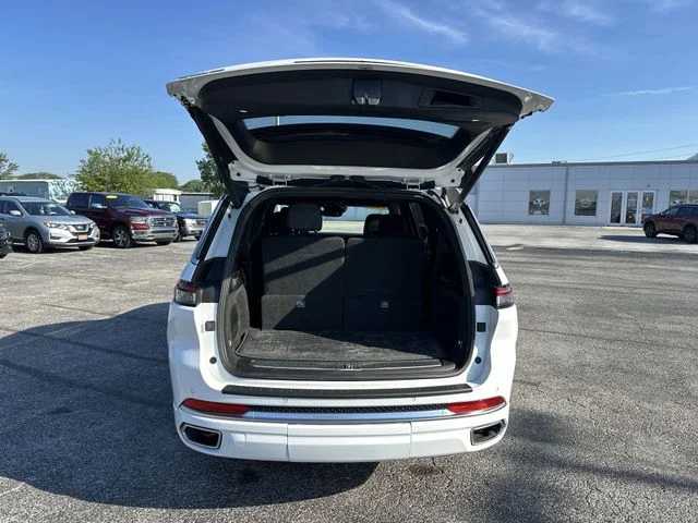 Used 2024 White Jeep Summit image 23