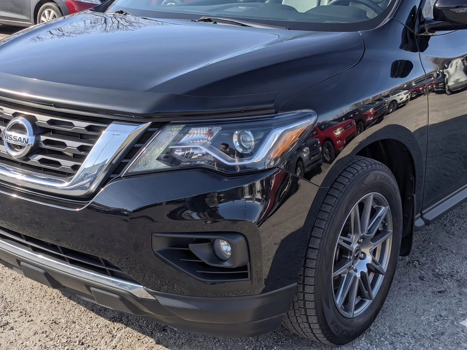 Used 2019 Black Nissan SL Premium - Leather - Sunroof - 360 Camera - 2 Sets Wheels & Tires & Much More image 10