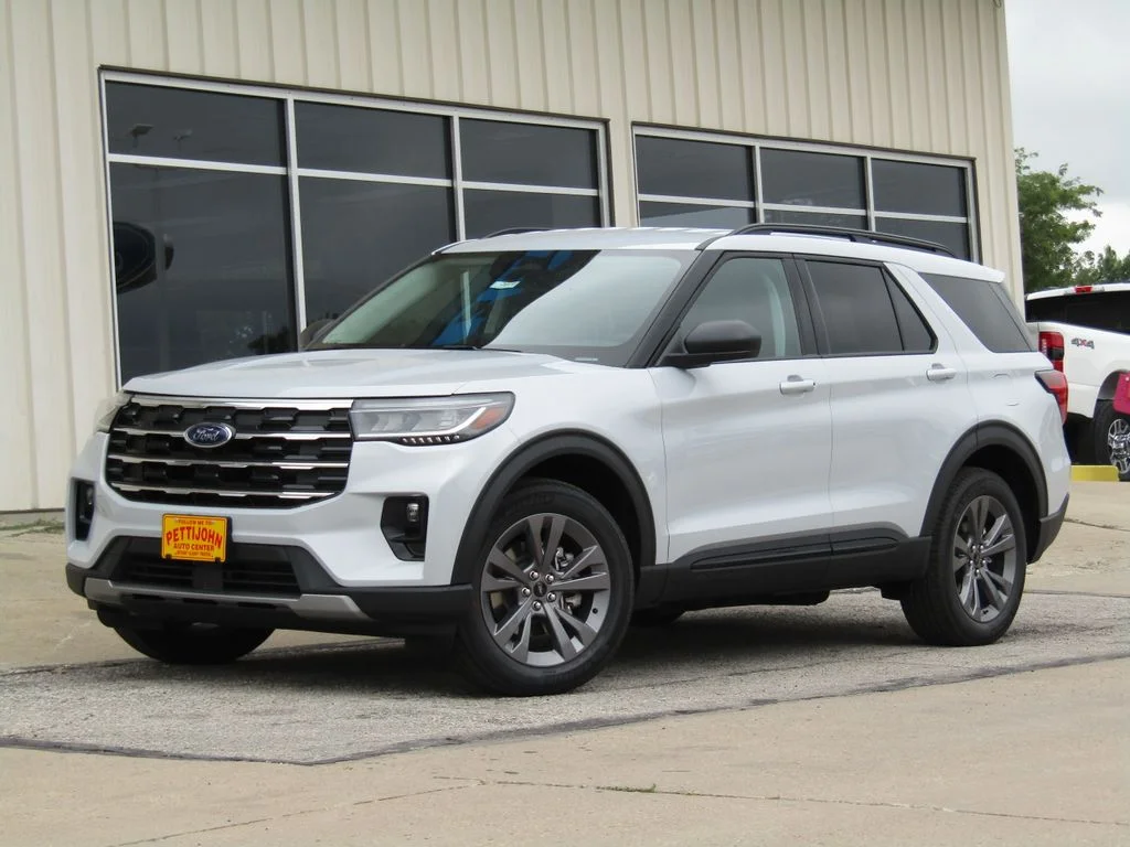 New 2026 Space White Metallic Ford Active image 12