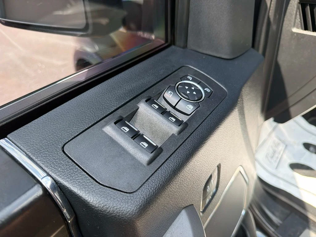 Used 2019 Black Metallic Ford Platinum image 19