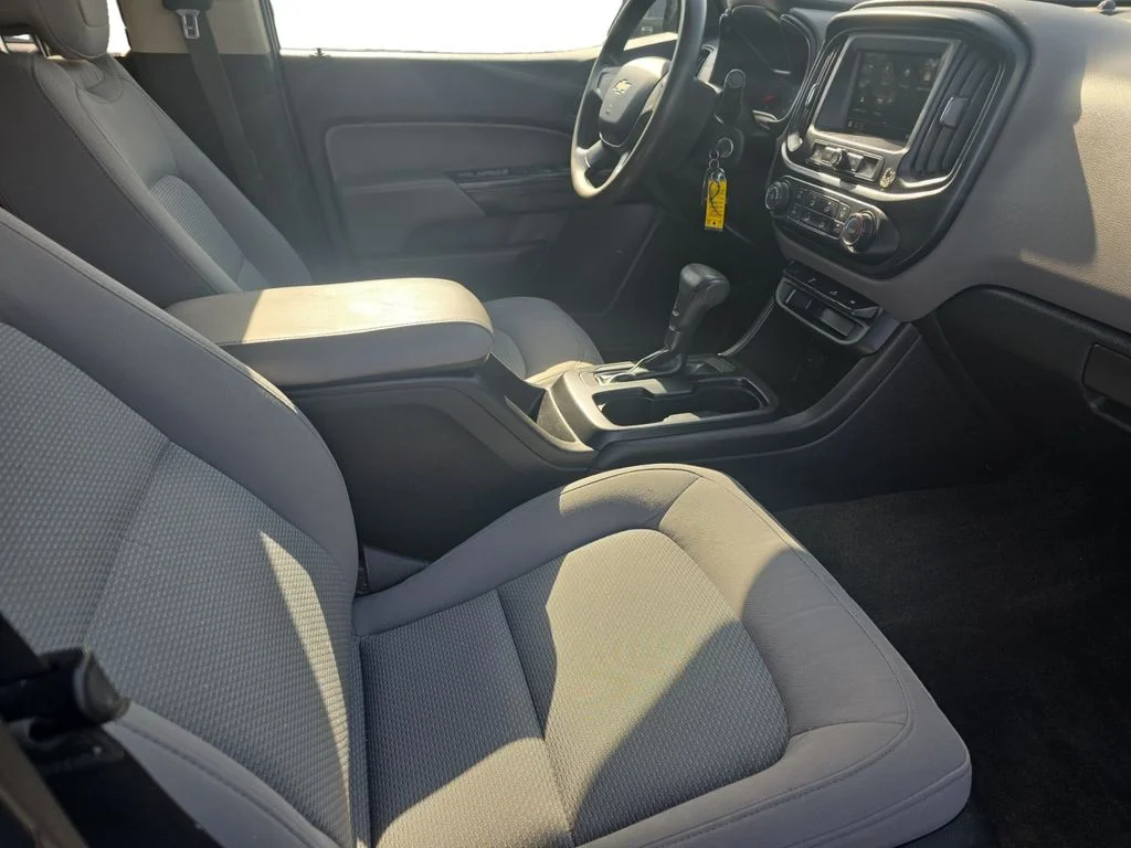 Used 2019 Silver Ice Metallic Chevrolet Work Truck image 24