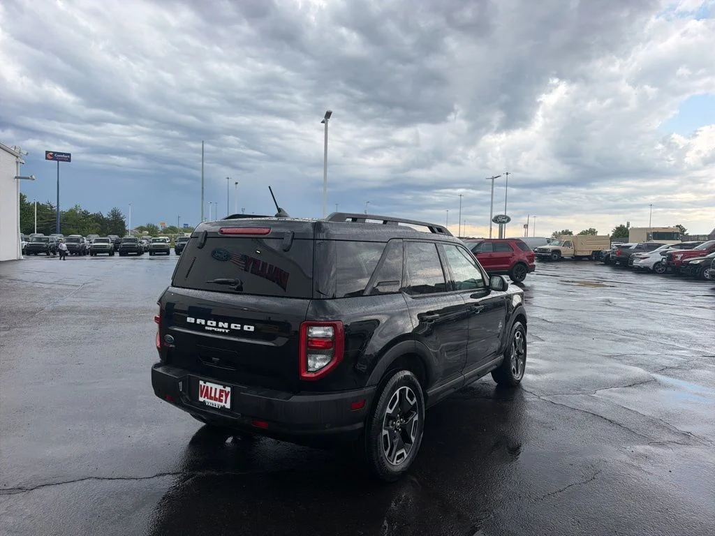 Certified Used 2022 Shadow Black Ford Outer Banks image 8