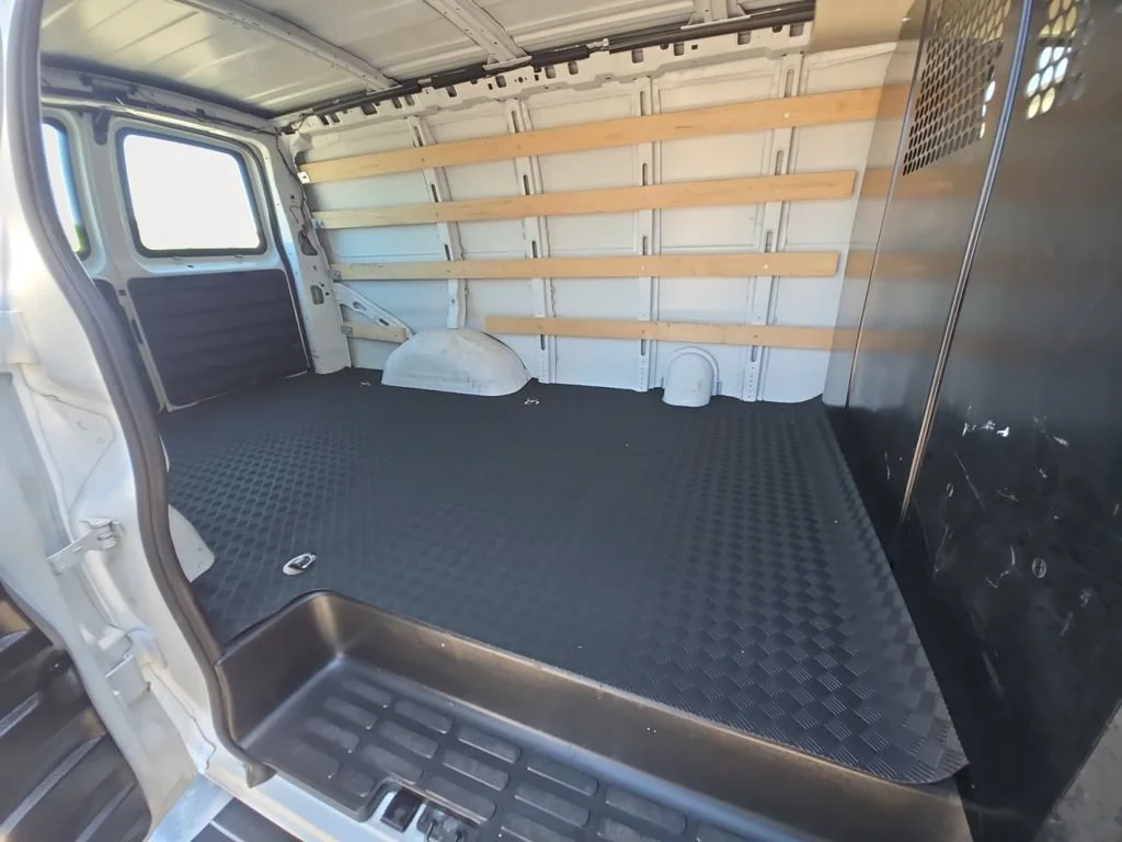 Used 2024 Summit White GMC Work Van image 14