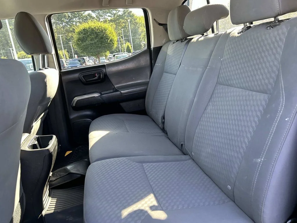 Used 2020 White Toyota SR5 image 13