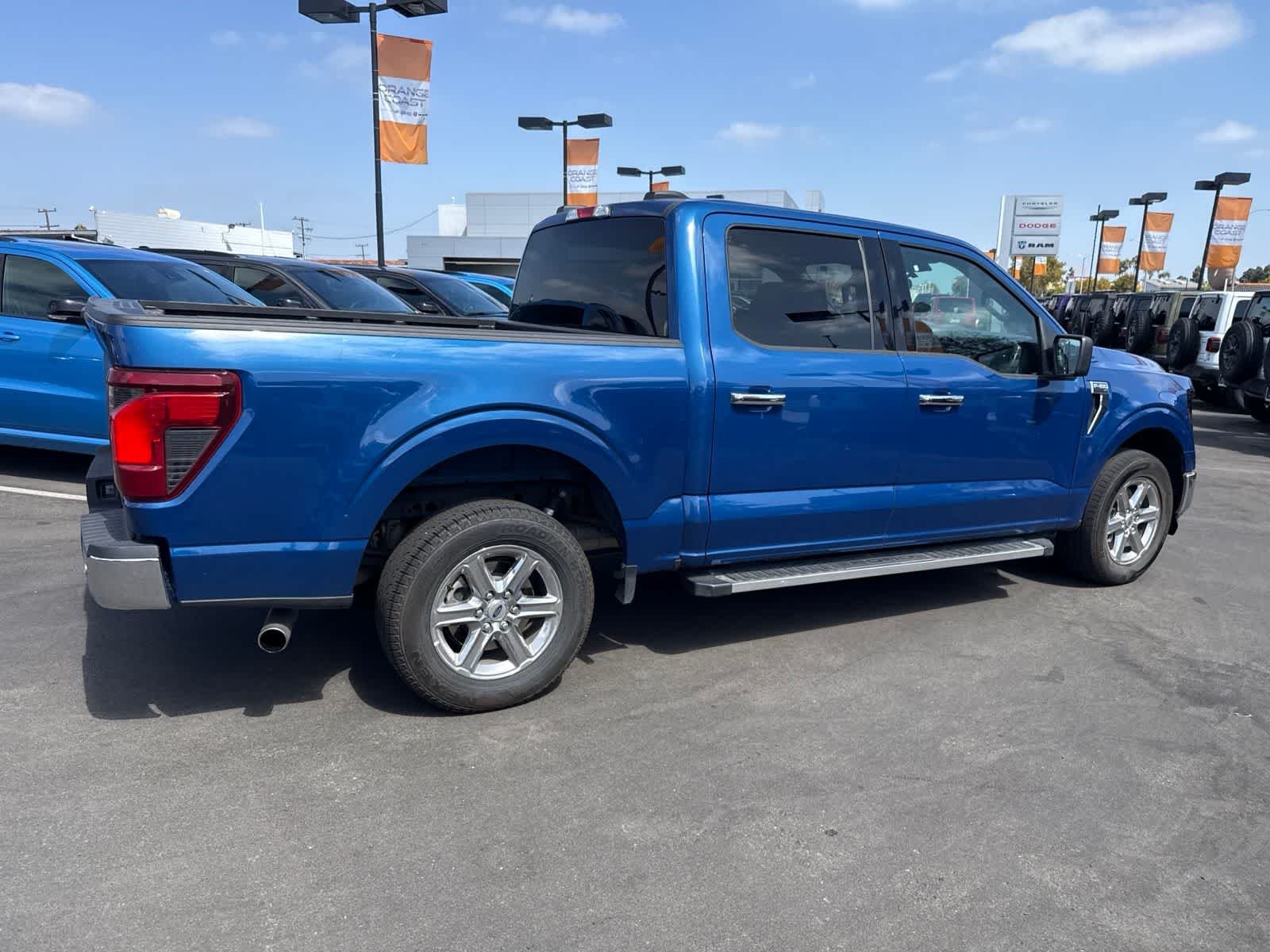 Used 2025 Atlas Blue Metallic Ford XLT image 9
