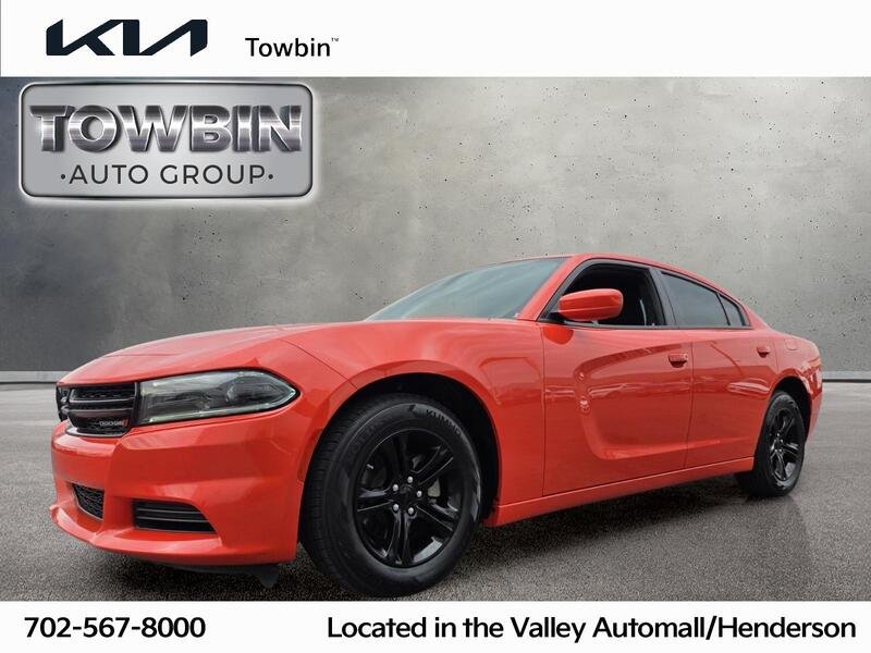 Used 2022 Orange Dodge SXT image 1