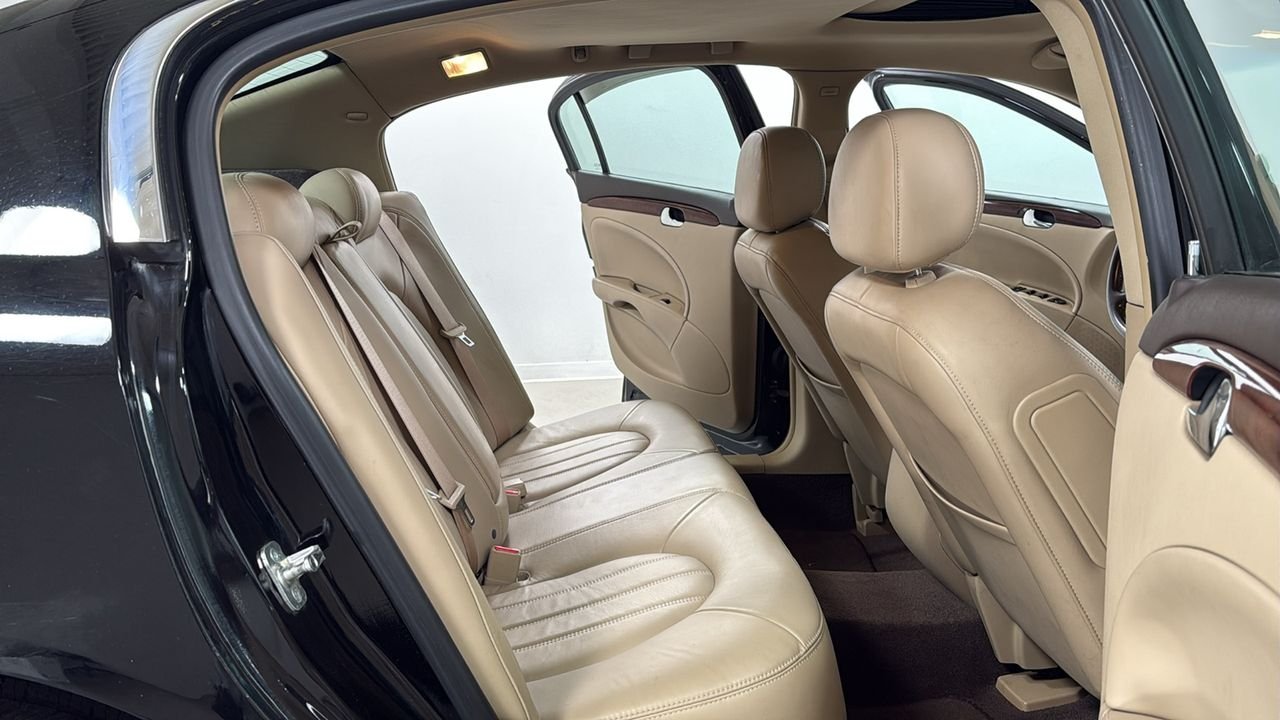 Used 2007 Black Buick CXL image 17