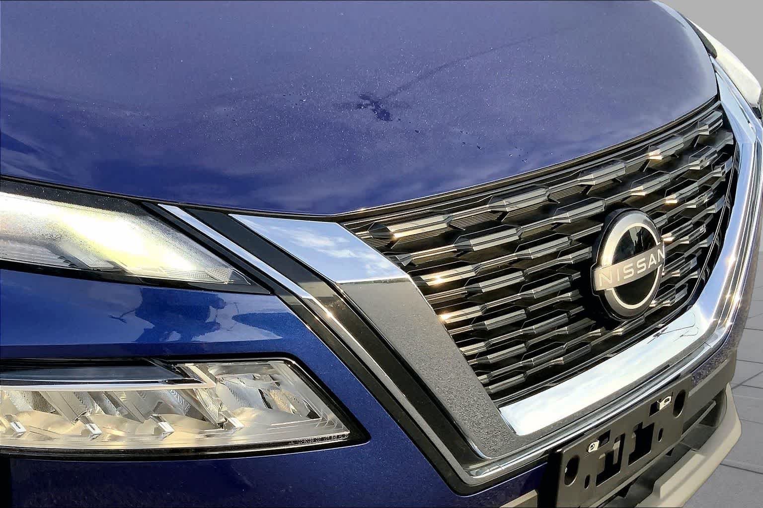 Used 2023 Caspian Blue Metallic Nissan SV image 28