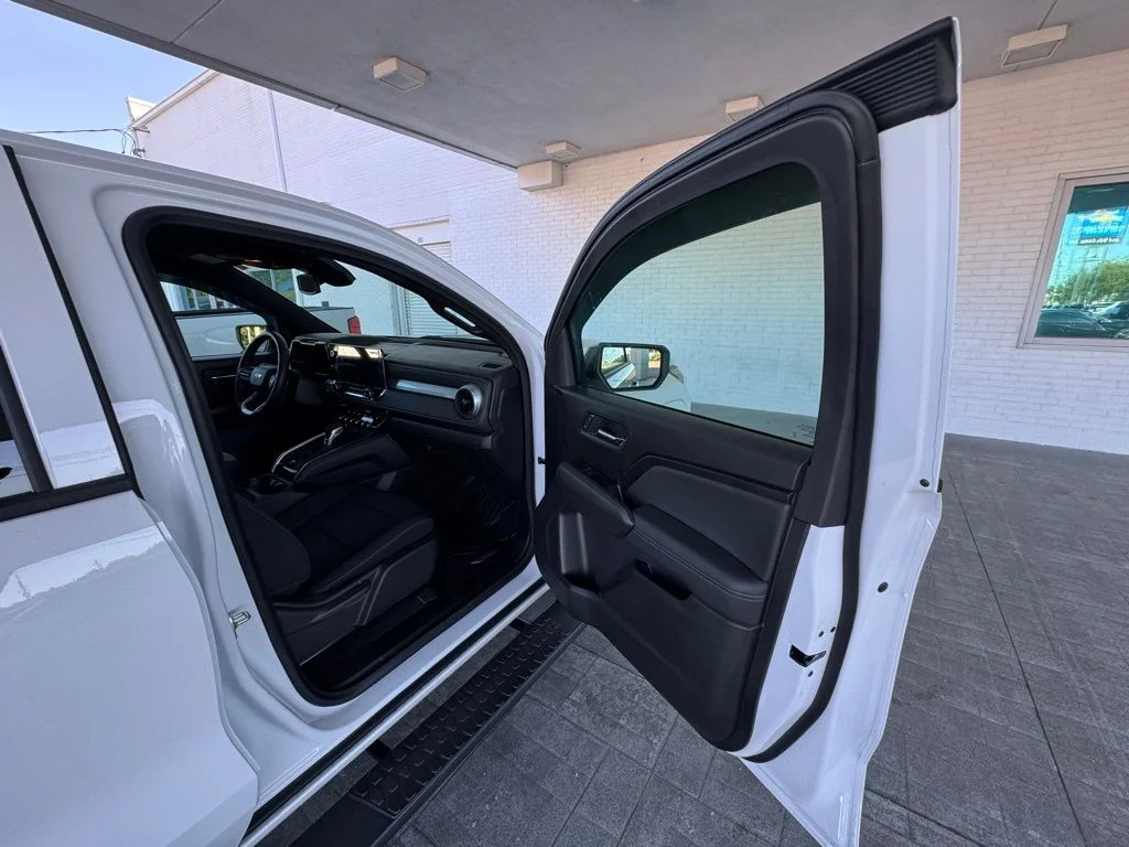 Used 2026 White Chevrolet LT image 15