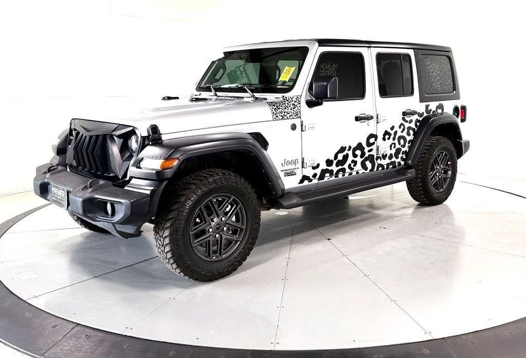 Used 2024 Silver Jeep Sport S image 9