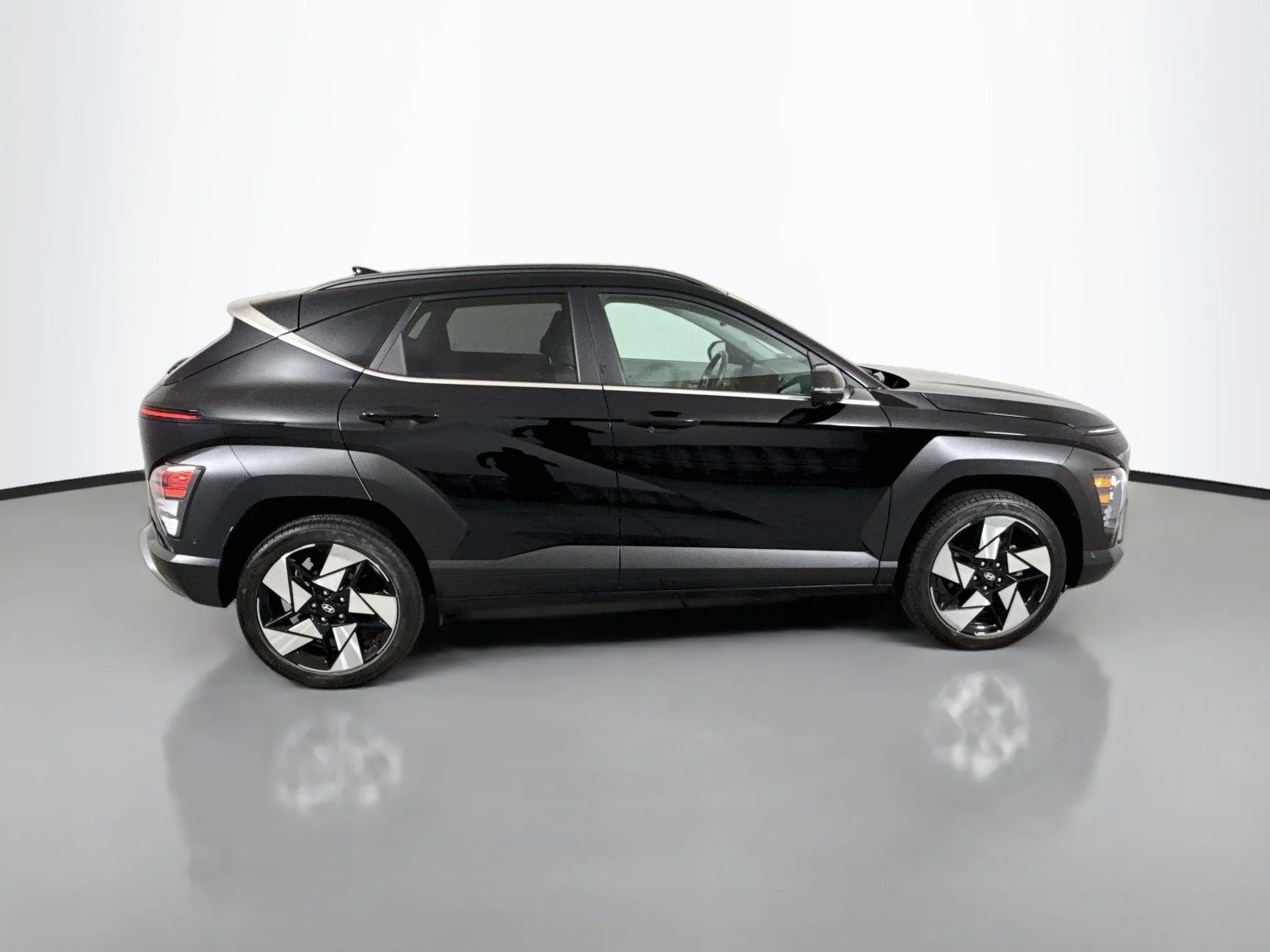 Used 2024 Abyss Black Pearl Hyundai Limited image 8