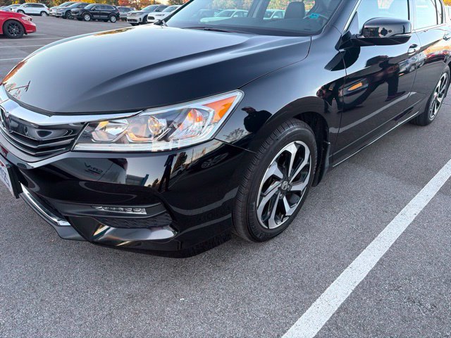 Used 2017 Crystal Black Pearl Honda EX-L image 2