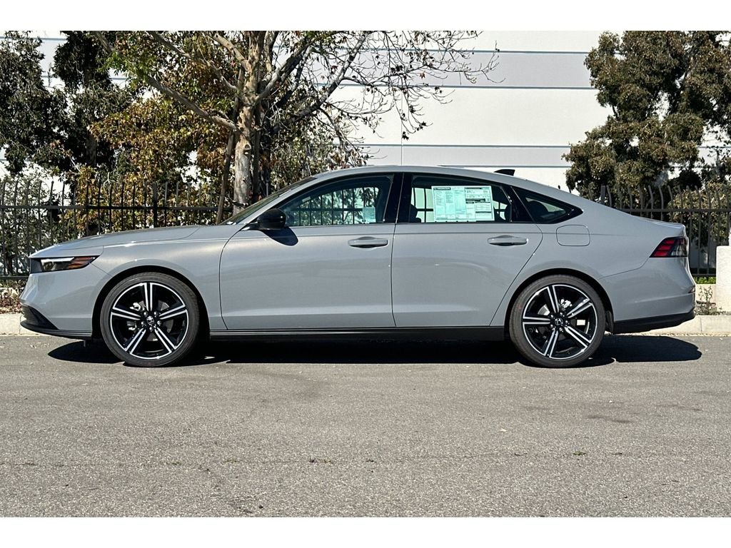 New 2026 Urban Gray Pearl Honda SE image 8