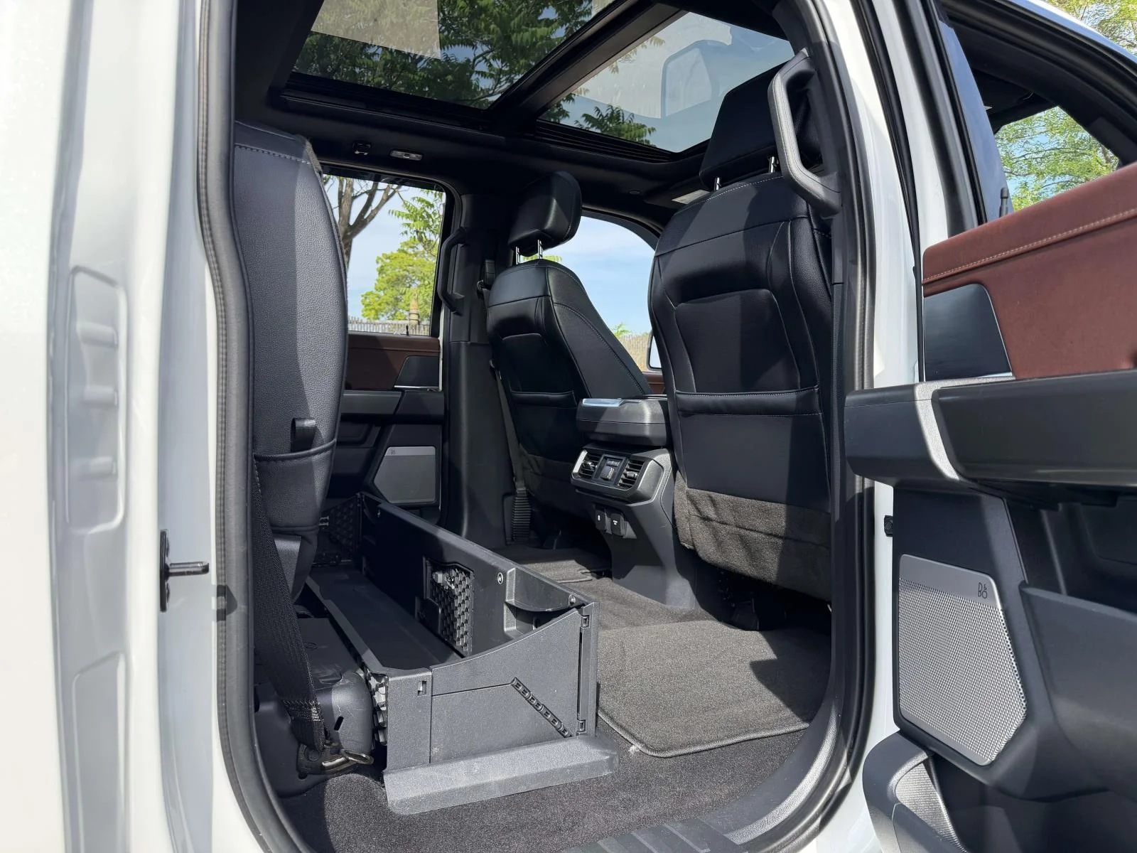 Used 2023 White Ford Lariat image 13
