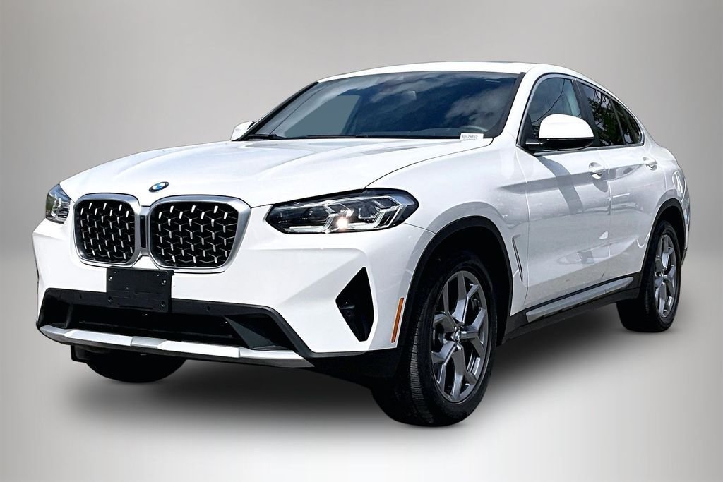 Used 2025 White BMW xDrive30i image 2