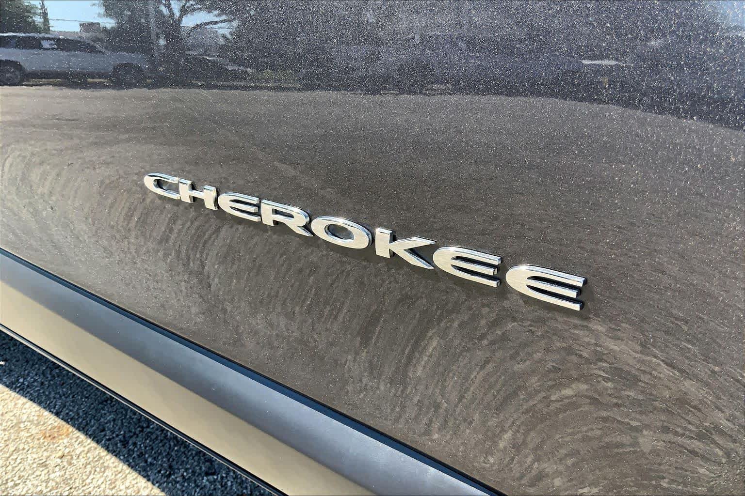 Used 2018 Granite Crystal Met. Clear Coat Jeep Limited image 29